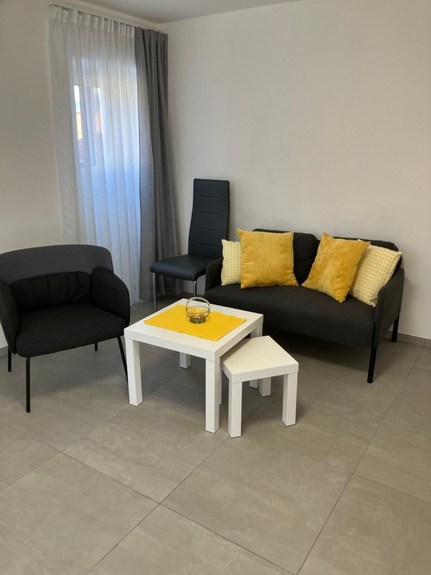 Residenza Giovanni コントネ エクステリア 写真